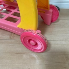 お買い物カートの玩具の画像