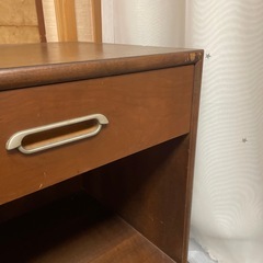 テレビボード　奥行43×幅53×高さ56.5テレビ台　アンティーク家具、ベッドサイドテーブル　引き出し　棚　引き取りに来てくれる方へ！の画像