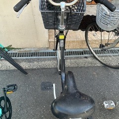 【値下げ】中古電動自転車　パナソニック　充電器壊れ、タイヤ空気なしのみの画像