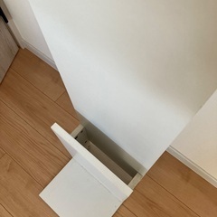 ダイソン、マキタの掃除機スタンドの画像