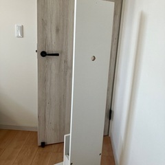 ダイソン、マキタの掃除機スタンドの画像