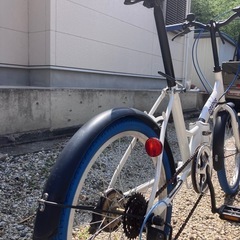 折りたたみ自転車20インチ青白の画像