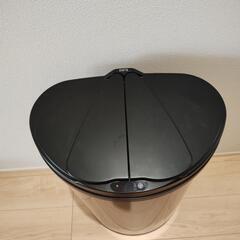 【定価13,970円】センサー式自動開閉ゴミ箱47L 45L　の画像