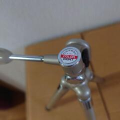 コンパクトサイズの三脚の画像