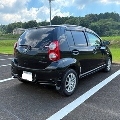 車検残23ヶ月　トヨタ パッソ　ブラック　スノータイヤ付　純正ナビ　格安配送の画像