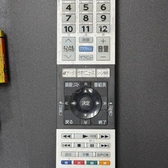 【通電確認済み】TOSHIBA REGZA 43J10X 43インチ液晶テレビ 2014年製 東芝レグザ 4K対応 HDR対応モデル 純正リモコン・電源コード付 中古 直下型LEDの画像