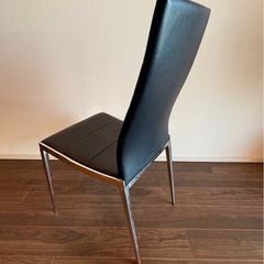 黒 合成皮革 ダイニングチェアの画像