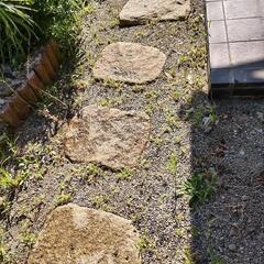 庭　灯籠　飛び石の画像