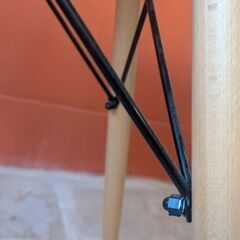 イームズ風　ナチュラルカラー　ダイニングテーブル　カフェテーブルの画像