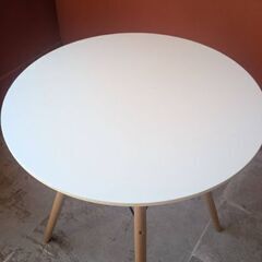 イームズ風　ナチュラルカラー　ダイニングテーブル　カフェテーブルの画像