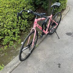 リサイクルショップどりーむ天保山店　No340 ロードバイク　２８インチ　前後ディスクブレーキ　ギア切替３×８段変速　軽量アルミフレーム製の画像