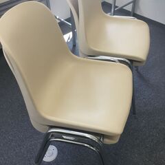 プラスティック椅子の画像
