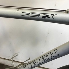 △ q 岐阜発/ TREK/ トレック/ 7.3FX/ クロスバイク/ 3×8段変速/ 700×32c/ 自転車/ フロントチューブ欠品/ 現状品/ R7.7/1 △の画像