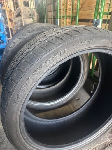 20インチ　245/35r20 MAXTREK