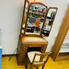 大塚化学 家具事業部 ドレッサー ビオラ F 鏡台 化粧台 椅子セットの画像