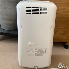 美原店 SHARP 冷風 衣類乾燥除湿機 CM-N100-W 2021年製 コンプレッサー式　プラズマクラスター7000の画像