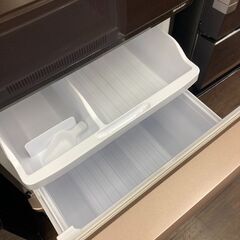 【広島石内店】ジモティｰ割あり！！ｼｬｰﾌﾟ/3ﾄﾞｱ冷蔵庫/2014/クリーニング済み/HG-6517の画像