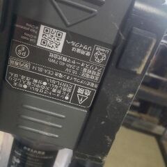 掃除機、オイルヒーター、水入れて冷やす扇風機の画像