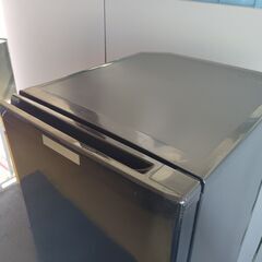 三菱　MR-P15D-B　２ドア冷蔵庫 146L 黒色『中古良品、小傷あり』2018年の画像