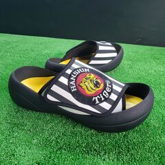 タイガースカラー サンダル【阪神タイガース×リゲッタカヌー】 甲高幅広の方にもオススメ！ RegettaCanoeの画像