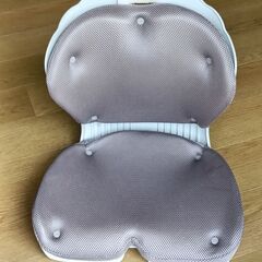 アイクラシ　姿勢矯正座椅子クッションの画像