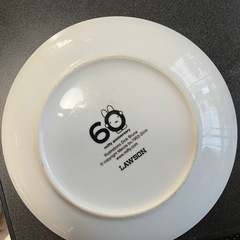 10円均一　　 ローソンのお皿の画像