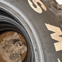 MAXXIS M/T BIGHORN 764 タイヤ 4本セット サイズ：195R14C 106/104Q 8PR 使用期間：約1年（走行距離は不明） 状態：使用感あり（写真参照）、トレッド残り十分 の画像