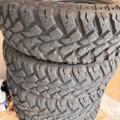 MAXXIS M/T BIGHORN 764 タイヤ 4本セット サイズ：195R14C 106/104Q 8PR 使用期間：約1年（走行距離は不明） 状態：使用感あり（写真参照）、トレッド残り十分 の画像