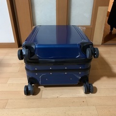 ② 新品未使用鏡面仕上げ　軽量静音ナンバーロックで鍵を持たずに鍵がかけれるTSAロック拡張ファスナー付きフレーム製スーツケース、キャリーケースの画像