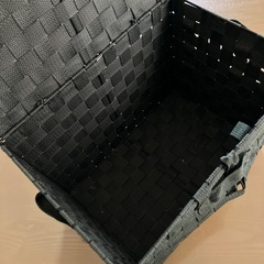 蓋付きの収納カゴの画像