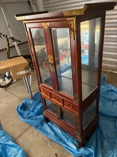 東京のアンティークショップて買った飾り棚