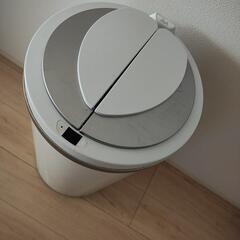 【定価14,980円】センサー式　自動開閉ごみ箱45L　不具合ありの画像