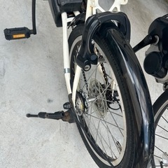 折りたたみ電動自転車の画像