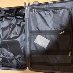 24インチ 軽量ハードシェル スピナー スーツケース USBポート付き の画像