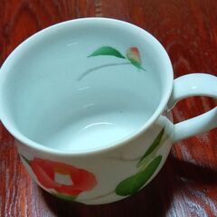 お買い得です！香蘭社 日々と椿 マグカップ　日本製  おしゃれ   還暦祝  記念品  母の日  敬老の日の画像