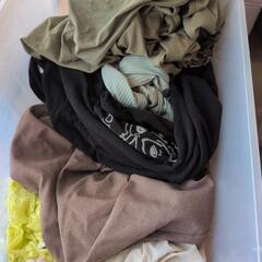 大量のタグ付き新品 衣服 女性用 - 糟屋郡