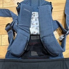 BabyBjörn ベビービョルン one 抱っこ紐 デニムの画像