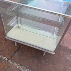 ガラス展示棚の画像