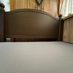 天然木シングルベットフレームの画像