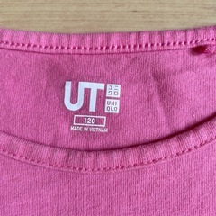 ユニクロピンク Tシャツ120の画像