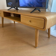 テレビボードの画像