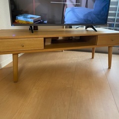 テレビボードの画像