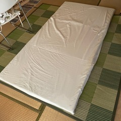 シングルサイズ　ベッドパッド　カバー付きの画像