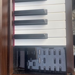 Yamaha CLP-645R 電子ピアノの画像