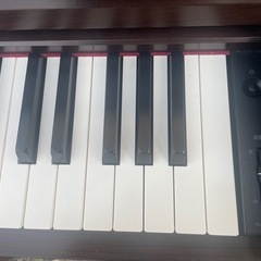 Yamaha CLP-645R 電子ピアノの画像