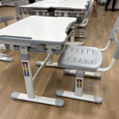 学習机　高さ調節可能　引き出し付きの画像