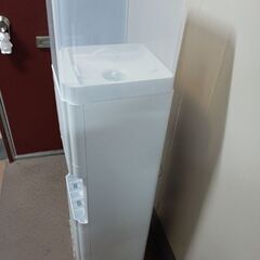ウォーターサーバーホワイトの画像