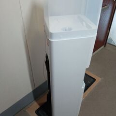 ウォーターサーバーホワイトの画像