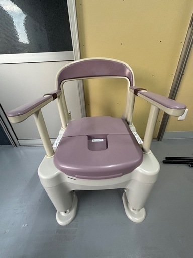 ポータブルトイレ〈座楽〉ラフィーネ PN-L30200 プラスチック