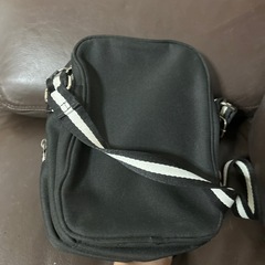 肩掛けショルダーカバンの画像